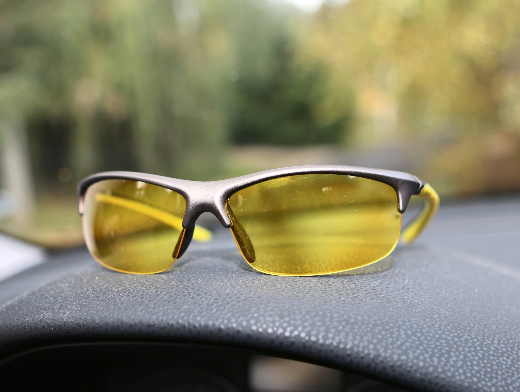 Отличия антибликовых очков от поляризационных