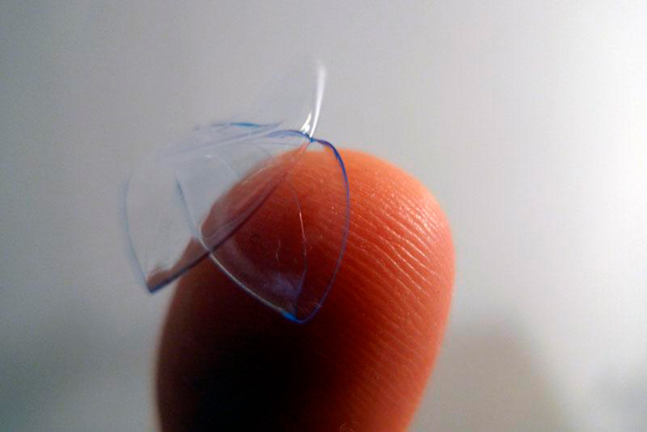 Что делать при разрыве контактной линзы