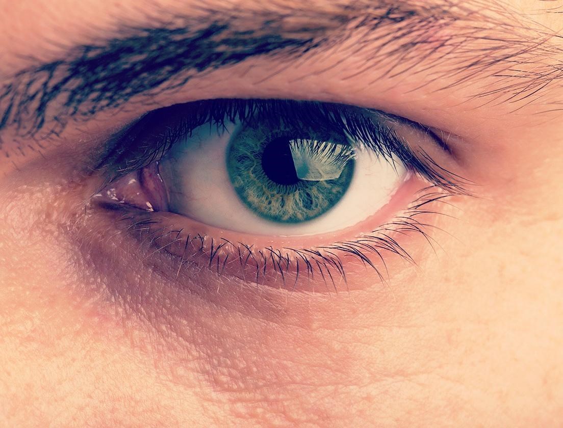 Почему в глазах прозрачная пленка