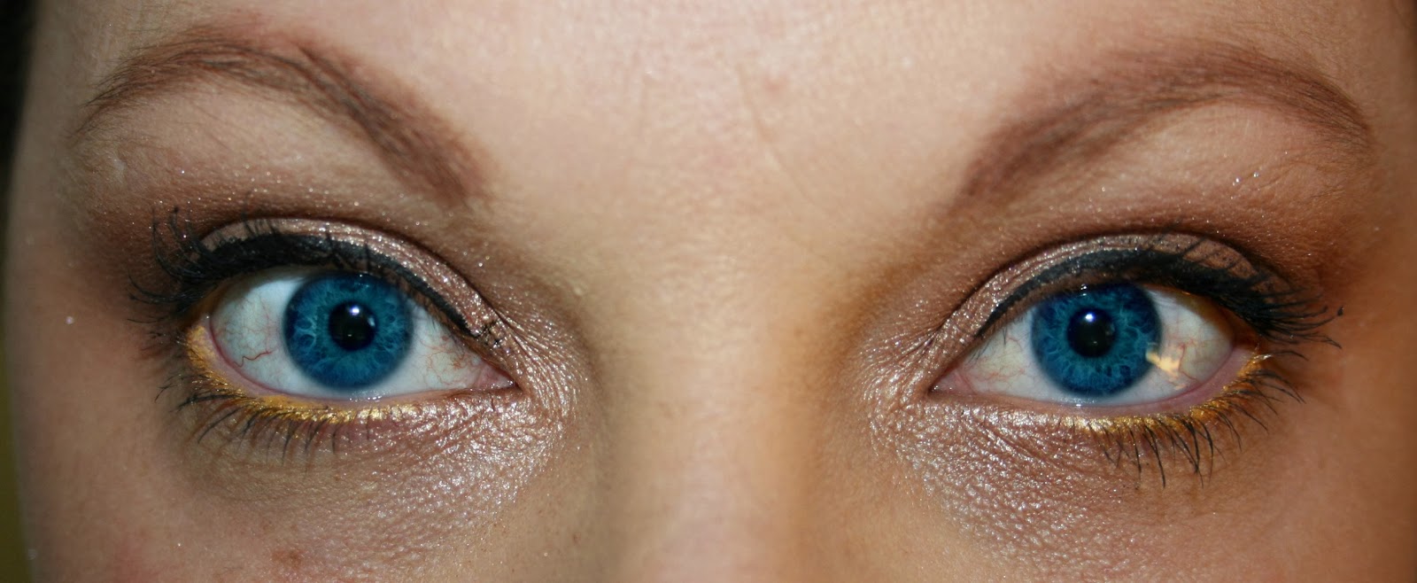 От чего зависит цвет глаз у человека