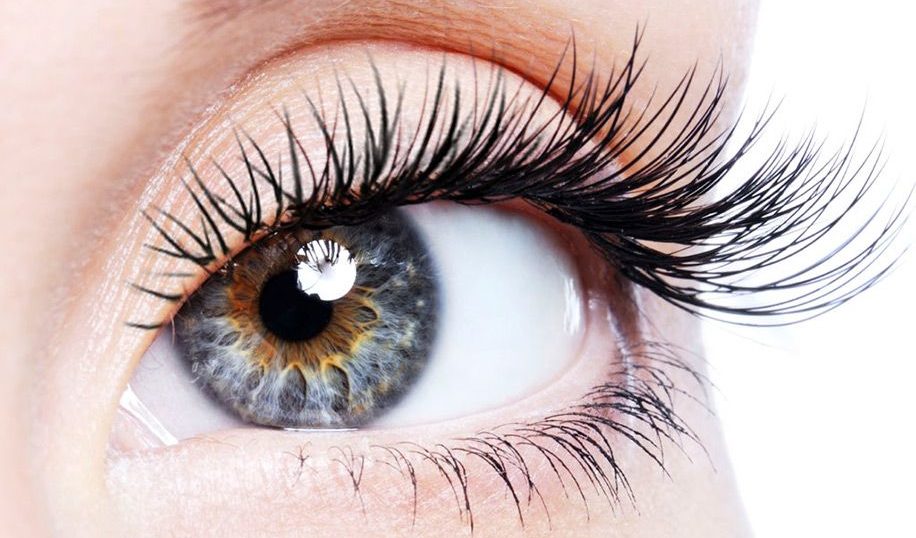 Линзы, которые поменяют цвет ваших глаз