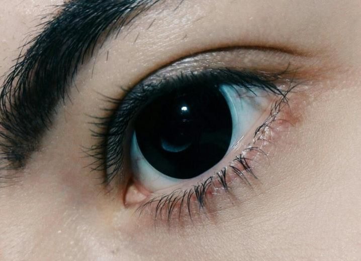 Как одевать и снимать склеры