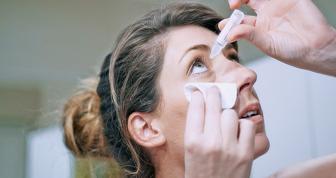 капать в глаза