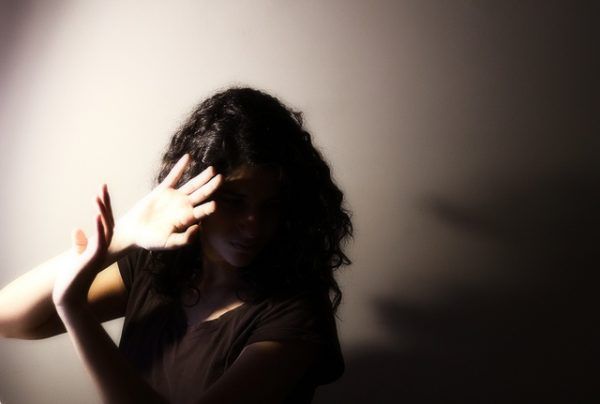 Боязнь света - признак какого заболевания