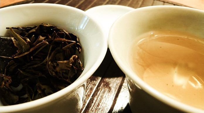 Как промыть глаза чаем