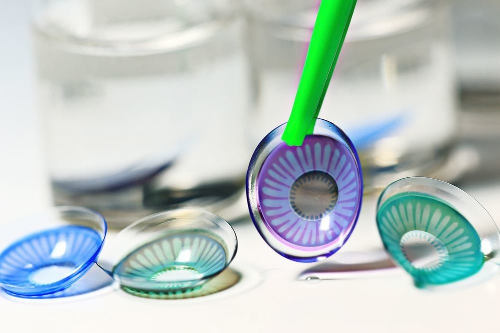 Чистка контейнера для линз