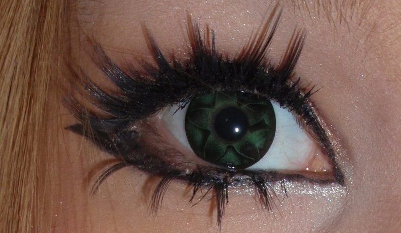 Как выбрать контактные линзы зеленого цвета