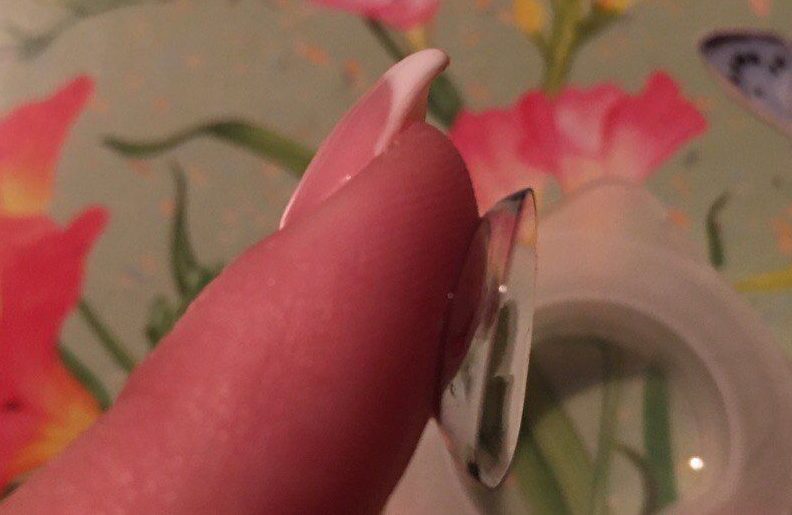 Если не получается вставить линзу