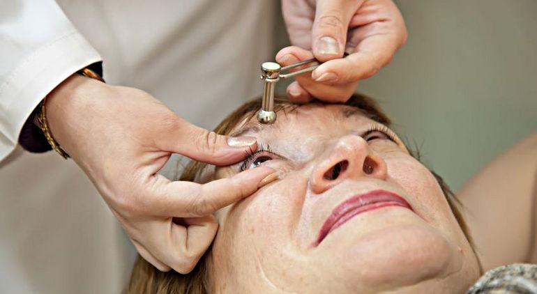 Измерение внутриглазного давления по Маклакову