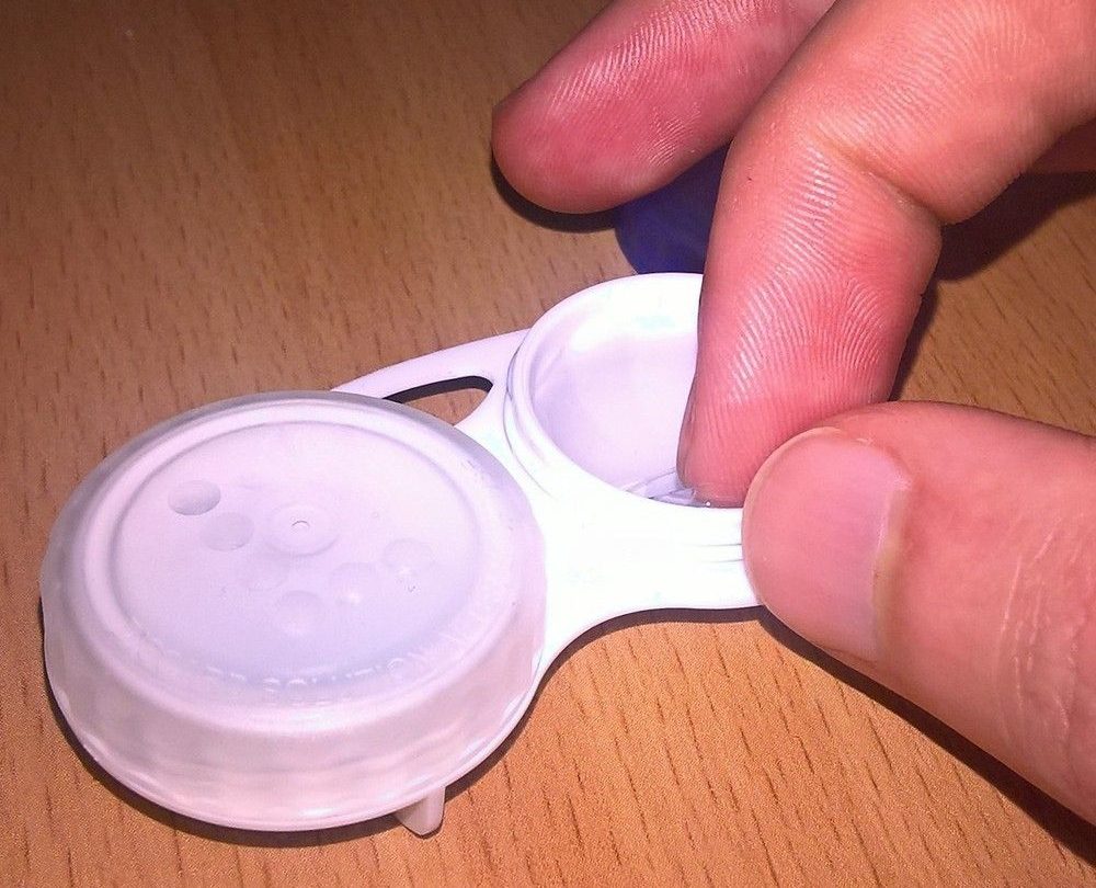 Почему нельзя надевать чужие контактные линзы