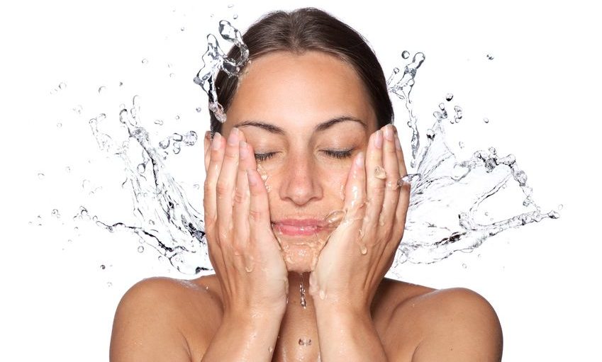 Попадание инородного предмета под линзу